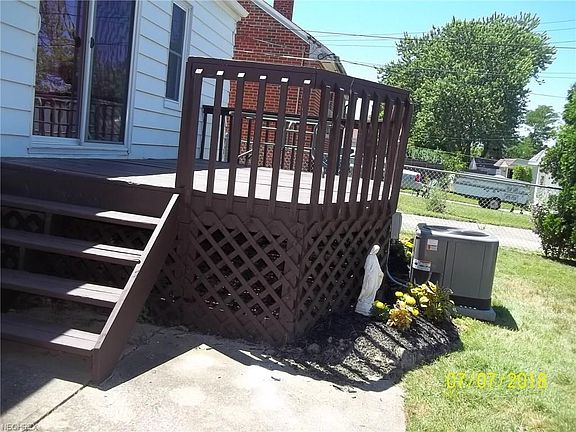 4th image of 2810 Torrington Ave