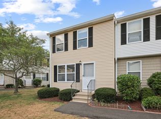 5 Holly Ln #5, Glastonbury, CT 06033