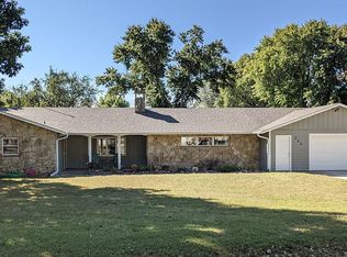 686 2150th Ln, Abilene, KS 67410