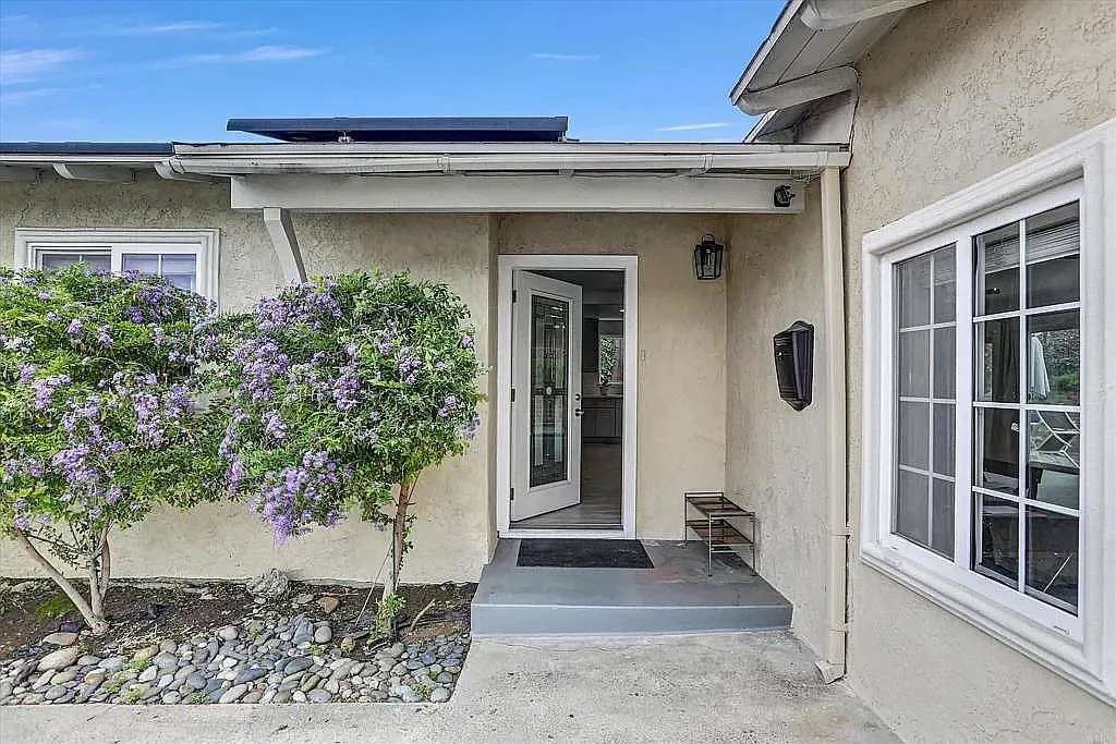 1629 Primera St — Photo 3