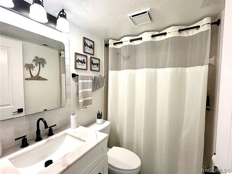 636 E Gilchrist Ct #2A — Photo 12