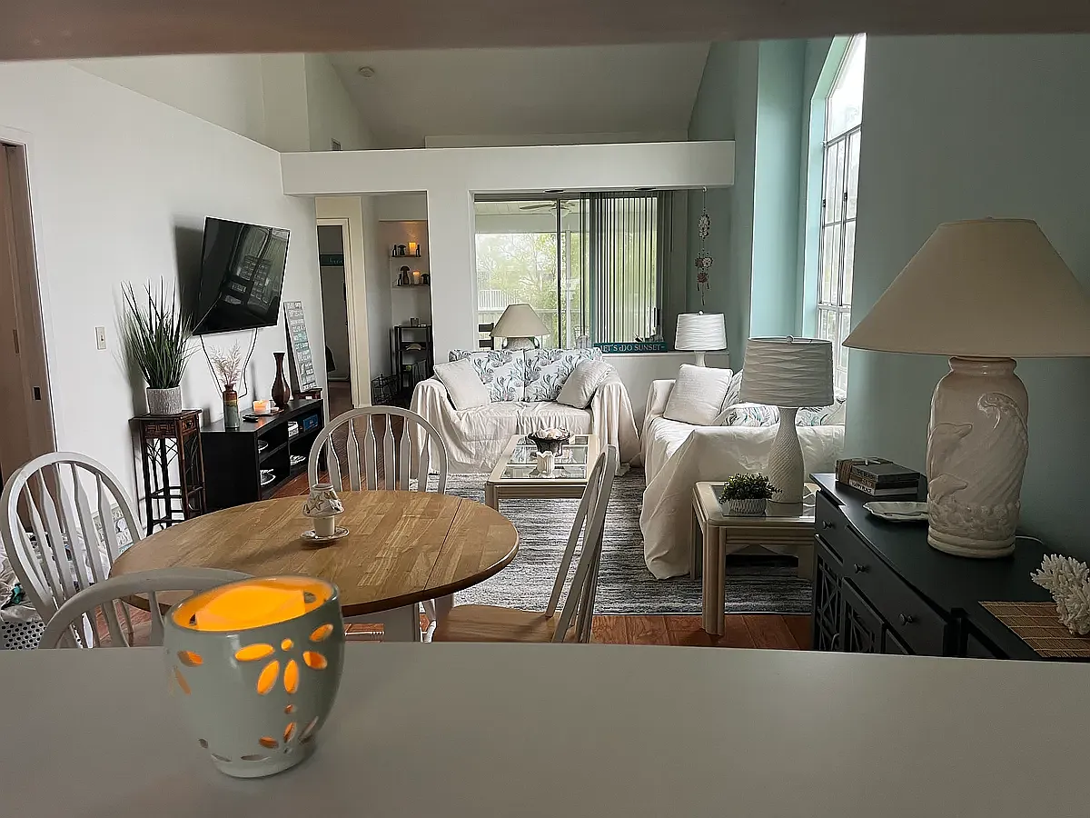 2 bed, 1030 sqft, $3,500 — Photo 3