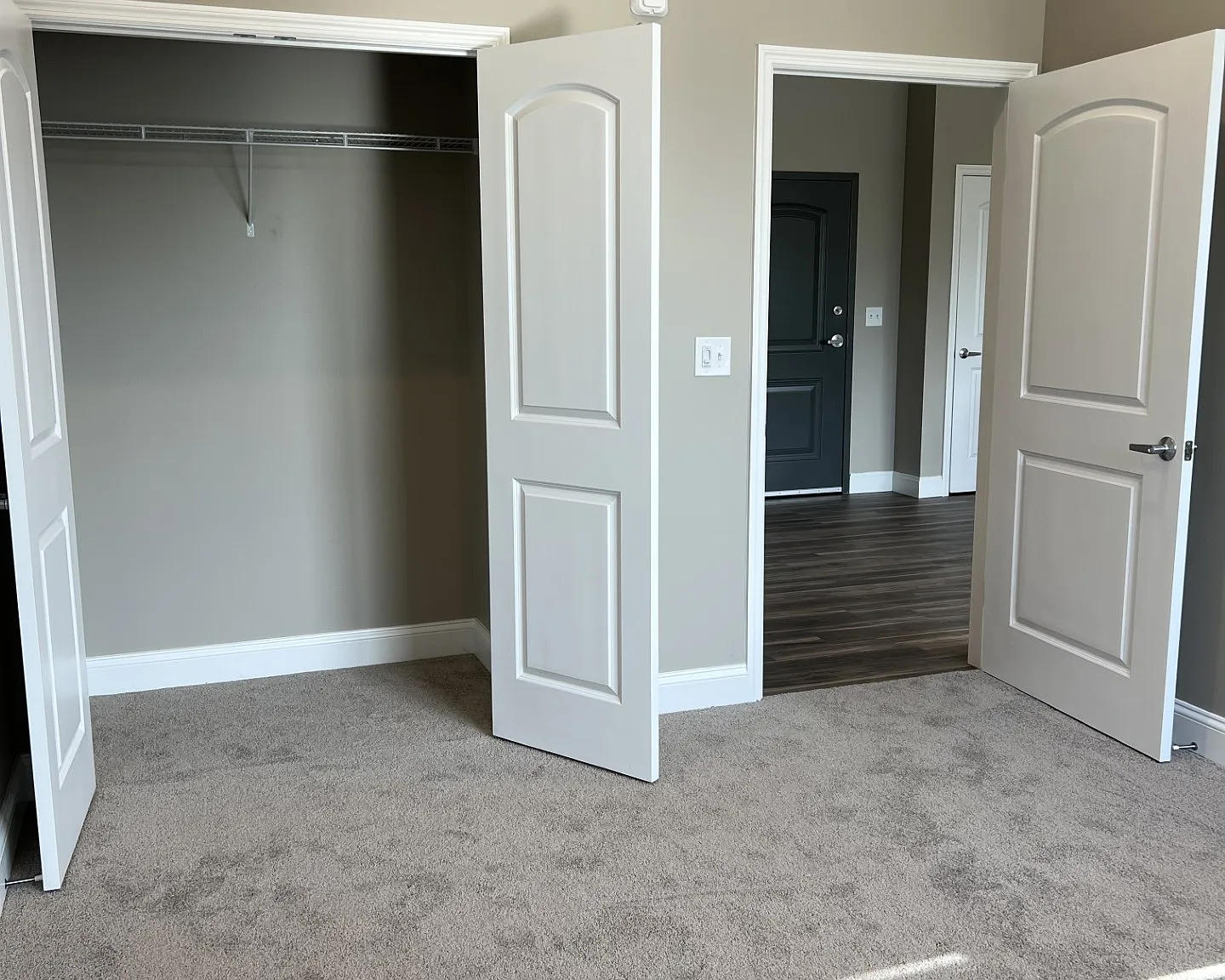 2 bed, 1200 sqft, $2,000 — Photo 2