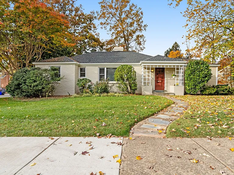 2700 N Dinwiddie St — Photo 3