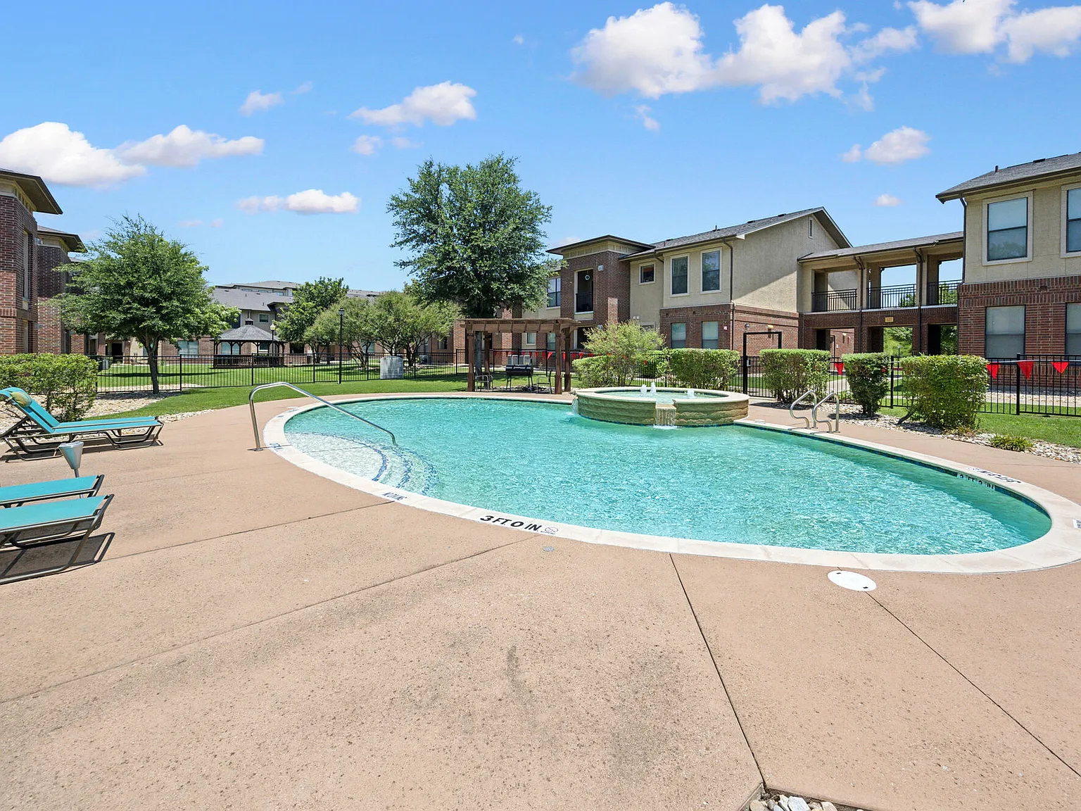 Magnolia Trace — Photo 1