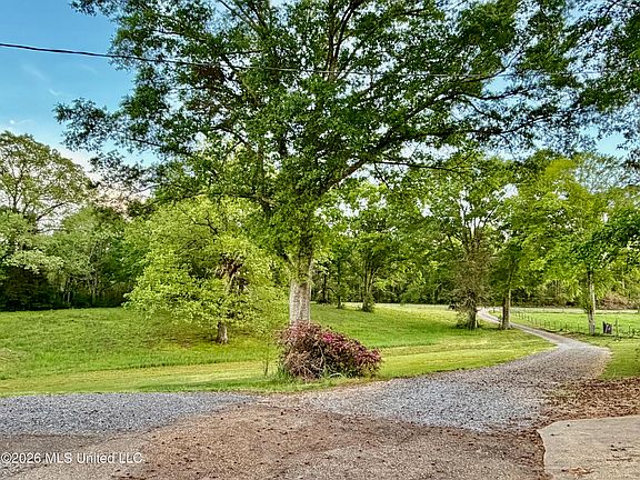 3rd image of 3115 River Ridge Rd