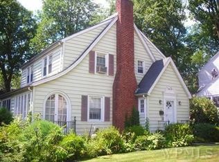 203 Davis Ave, White Plains, NY 10605