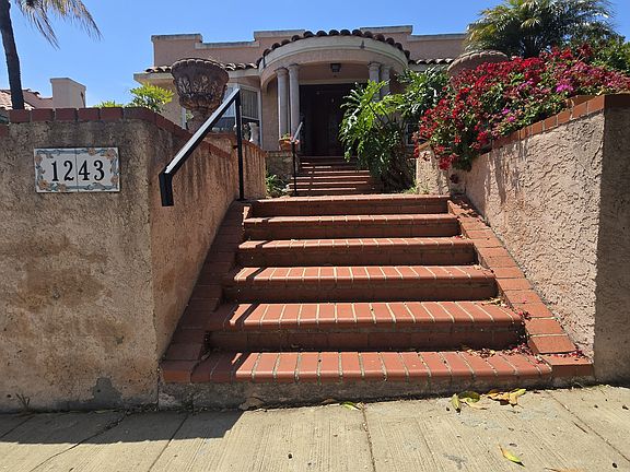 3rd image of 1243 W 16th St