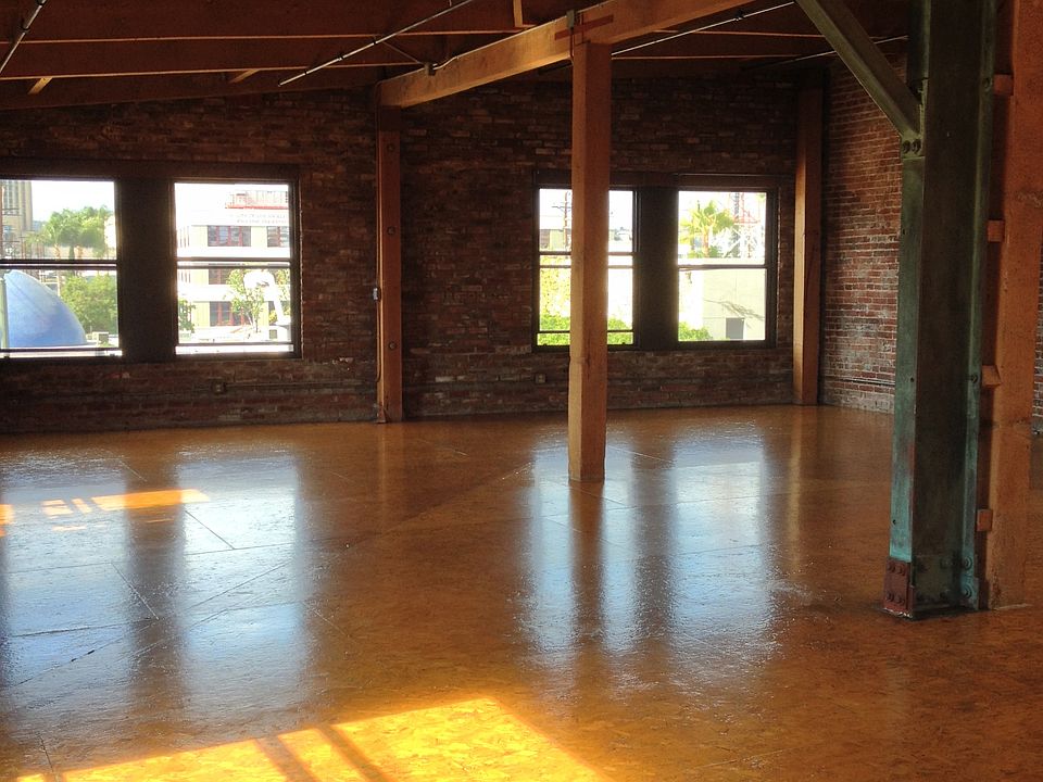 1st image of 900 E 1st St APT 312