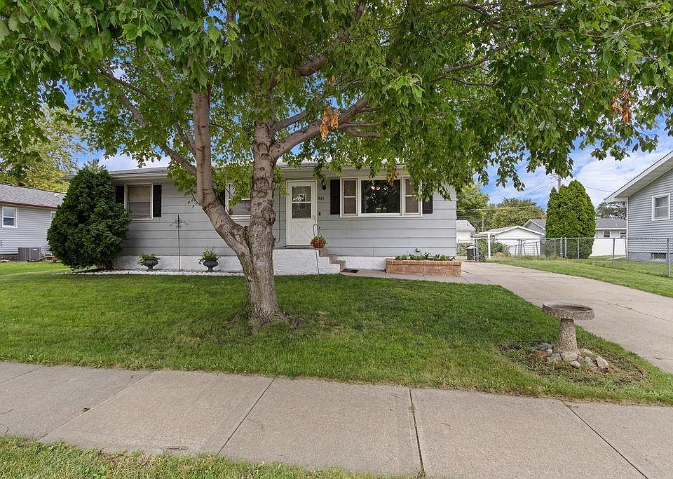 1st image of 1671 44th Ave