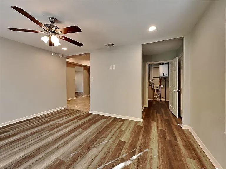 517 Burgett St — Photo 4