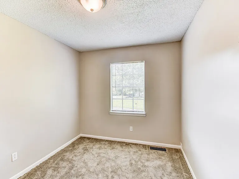 5114 Meadows Dr — Photo 13