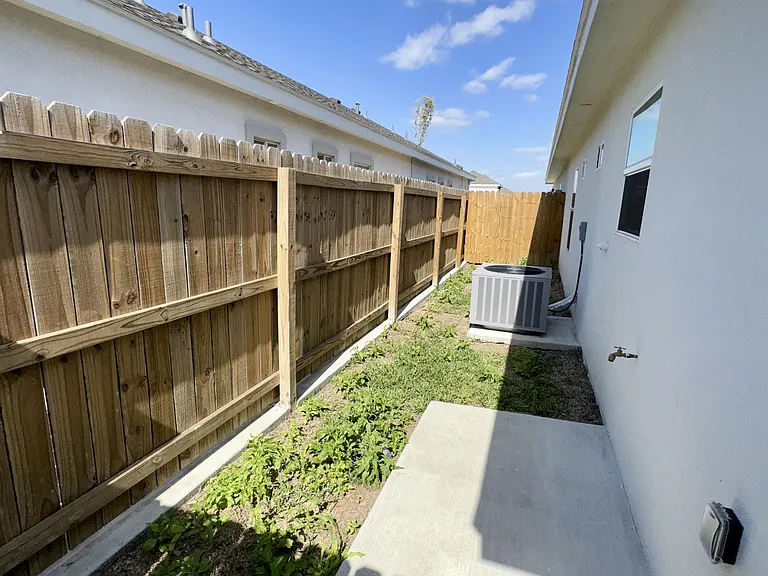 5701 Swallow Ave #3 — Photo 16
