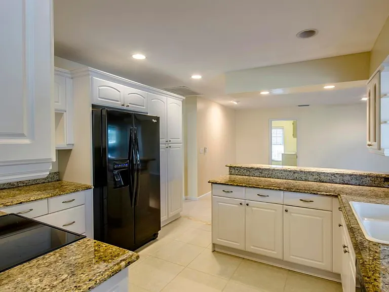 Granite Kitchen and recent appliances