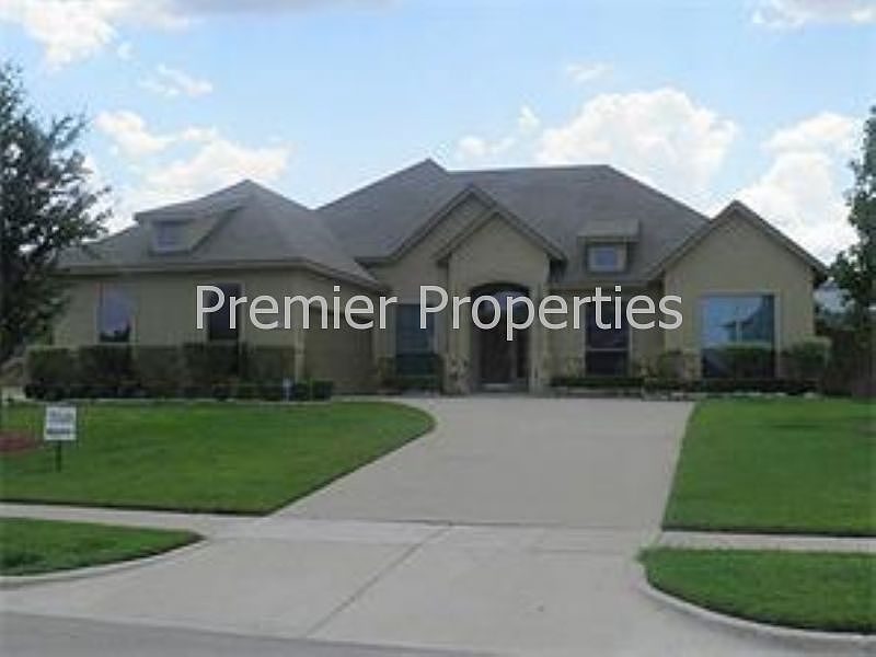 1st image of 1035 Greenbriar Trl