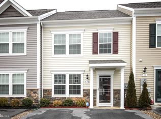 592 Thumper Dr, Ranson, WV 25438