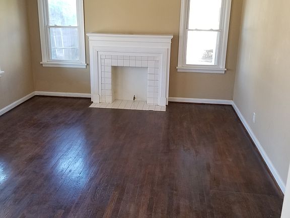 3rd image of 921 S Fannin St