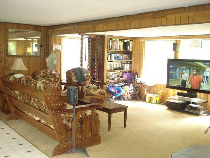 5th image of 137 LAKE Road