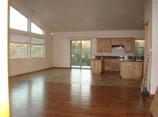 556 Hatfield Ln, Ramona, CA 92065