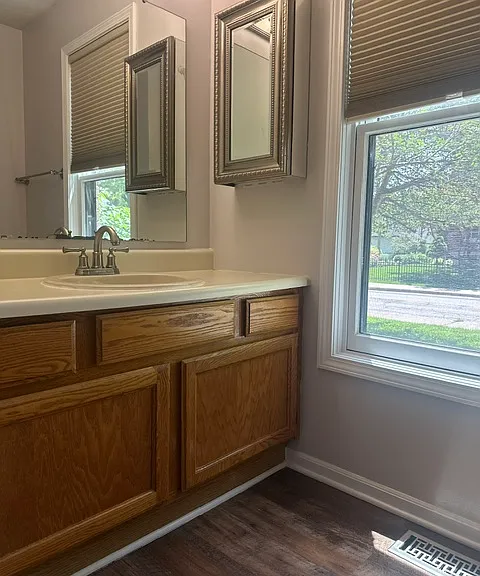 800 N Park Ave — Photo 7