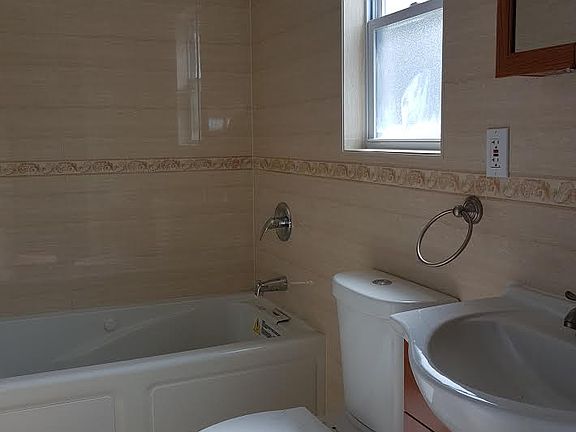 4th image of 10733 156th St