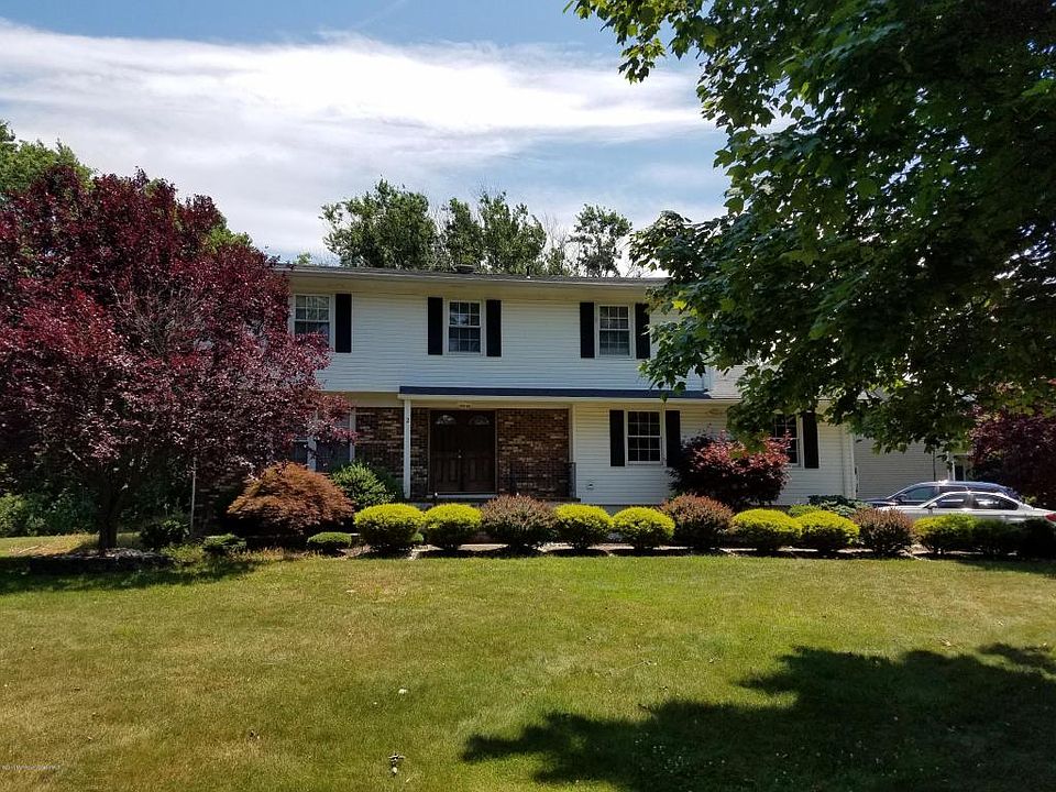 1st image of 2 Princeton Dr