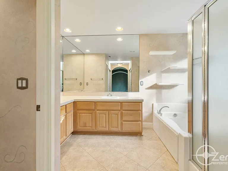 2903 NE 184th Ave — Photo 23