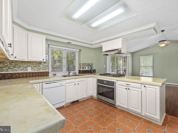 4th image of 11915 Hickory Creek Dr