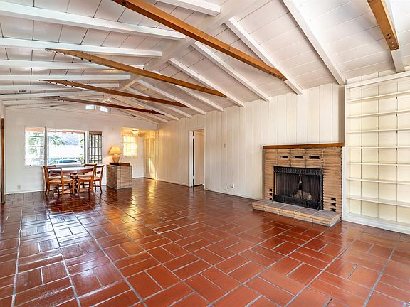 4th image of 3863 Vista Ct