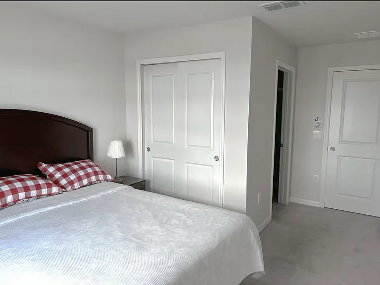 372A Pacific Ln — Photo 34