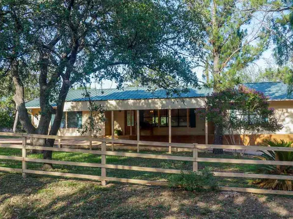 613 Driftwood Ln, Cottonwood Shores, TX 78657
