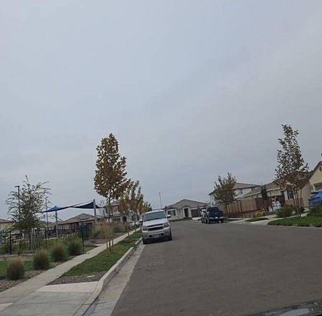 Exterior Neighborhood (street photo)