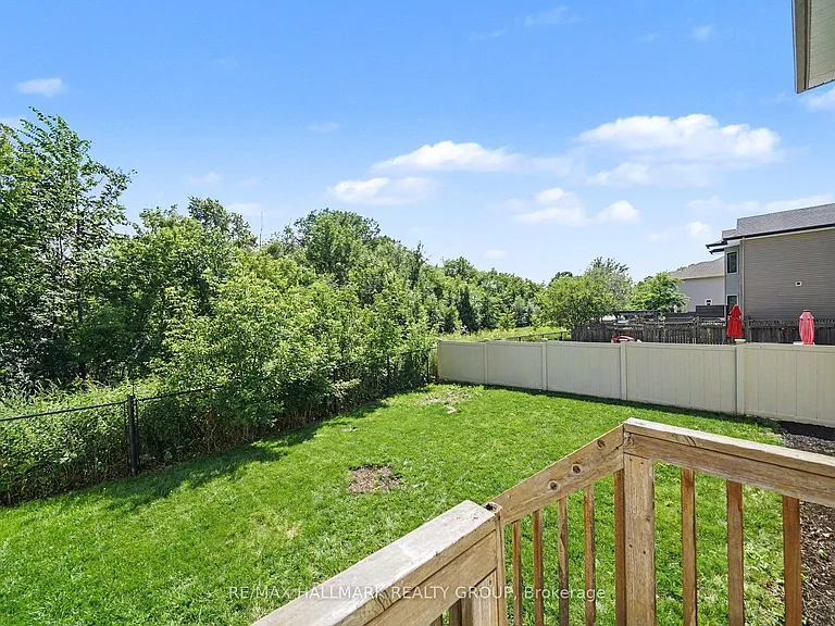 938 Wildcarrot Cres — Photo 31