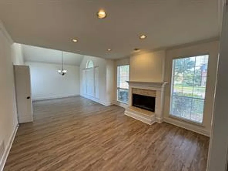 1100 Hunters Creek Dr — Photo 15