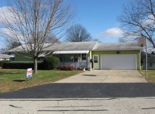 92 Benton Dr, Decatur, IL 62526