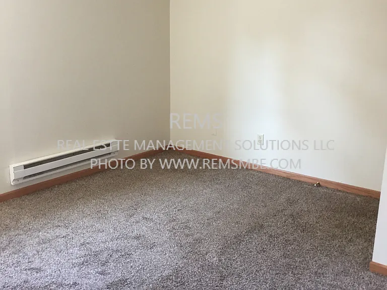 122 Maine St — Photo 2