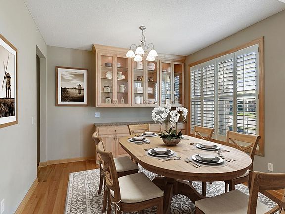 4th image of 930 Earley Lake Pl
