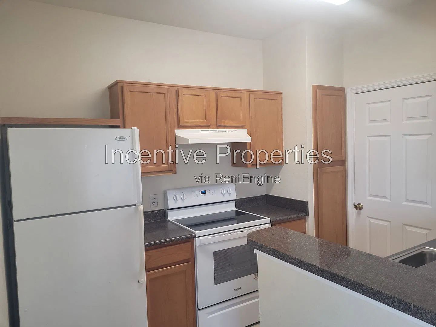 1 bed, 1.0 bath, 768 sqft, $1,250 — Photo 3