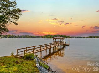 7152 Channelview Dr, Sherrills Ford, NC 28673