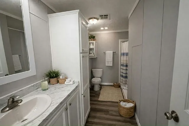 3 bed, 2.0 bath, 1056 sqft, $2,050 — Photo 4