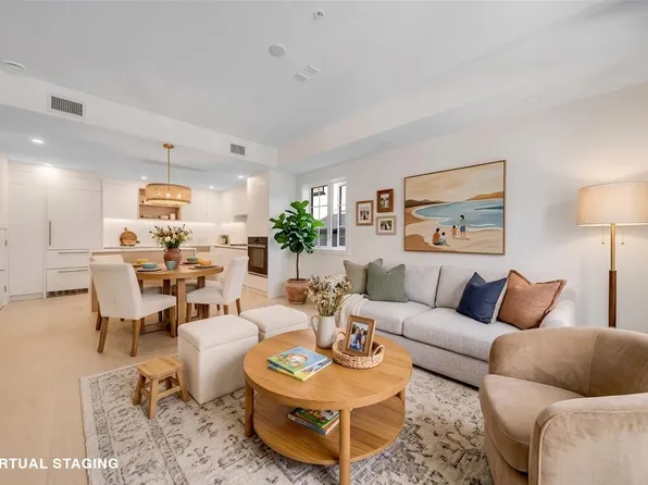 918 W 32nd Ave #204, Vancouver, BC V5Z 2J9
