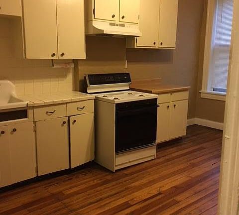 Eat in Kitchen w/pantry