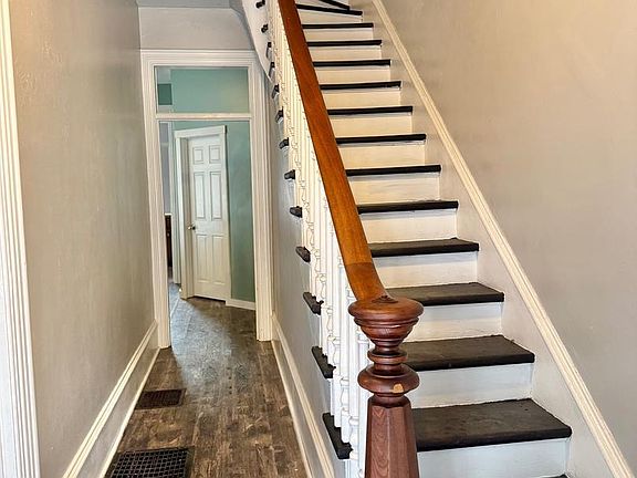 2nd image of 622 Washington Ave