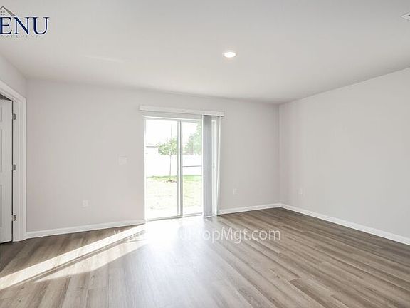 5th image of 2 Richfield Ln
