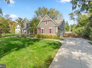 8308 Robey Ave, Annandale, VA 22003