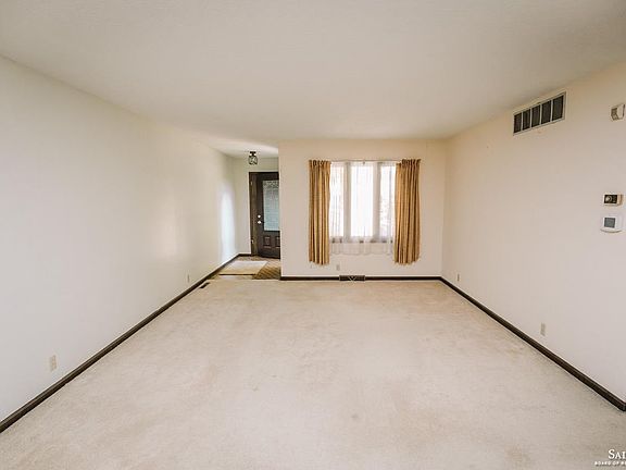 3rd image of 2406 Brookwood Ln