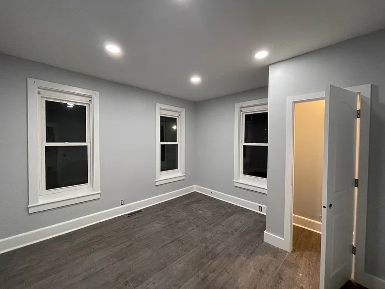 717 E Mishawaka Ave — Photo 5