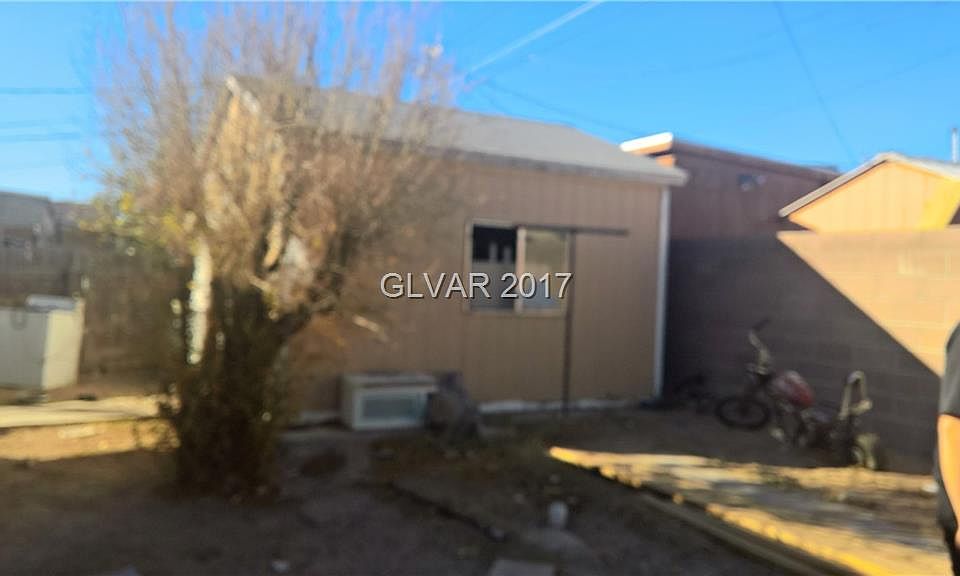 2nd image of 3616 E Nelson Ave