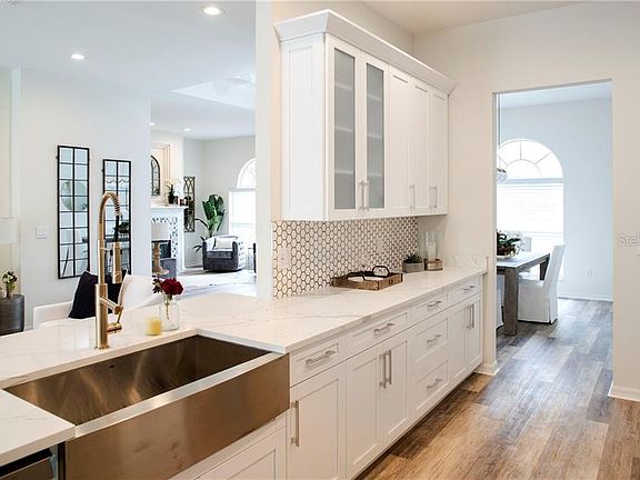 3rd image of 10355 Abbotsford Dr