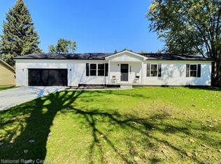 2682 W Walton Blvd, Waterford, MI 48329